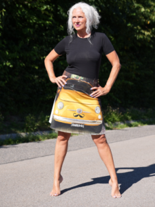 fabrari Rock gelber Puch Designer Rock mit Fotoprint Motiv eines Puch 500, limited edition