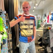 Niki-in-Tankstellen-Shirt