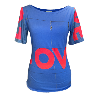 Viskose Jersey Shirt mit kurzen Ärmeln mit Fotoprintmotiv einer Love Aufrschrift