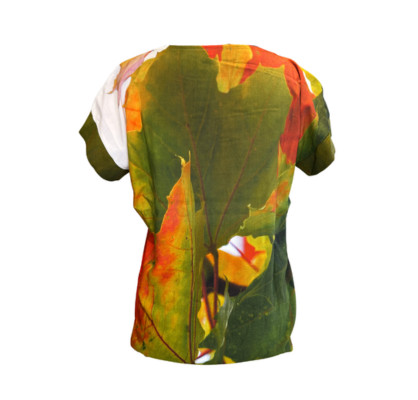 Rückansicht Viskose Shirt mit Fotoprint Motiv Herbstblätter